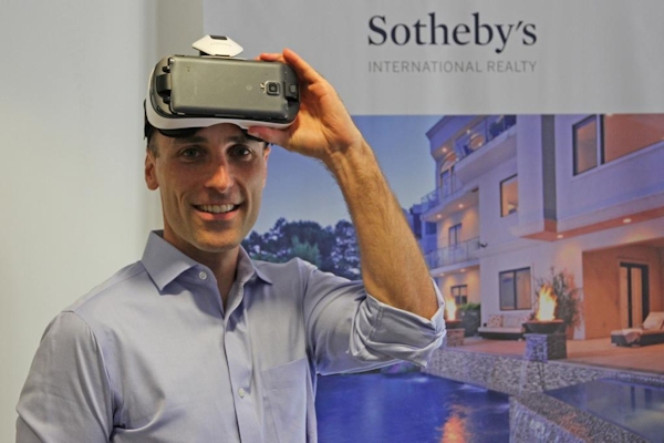 Matthew Hood using VR at Sothebys